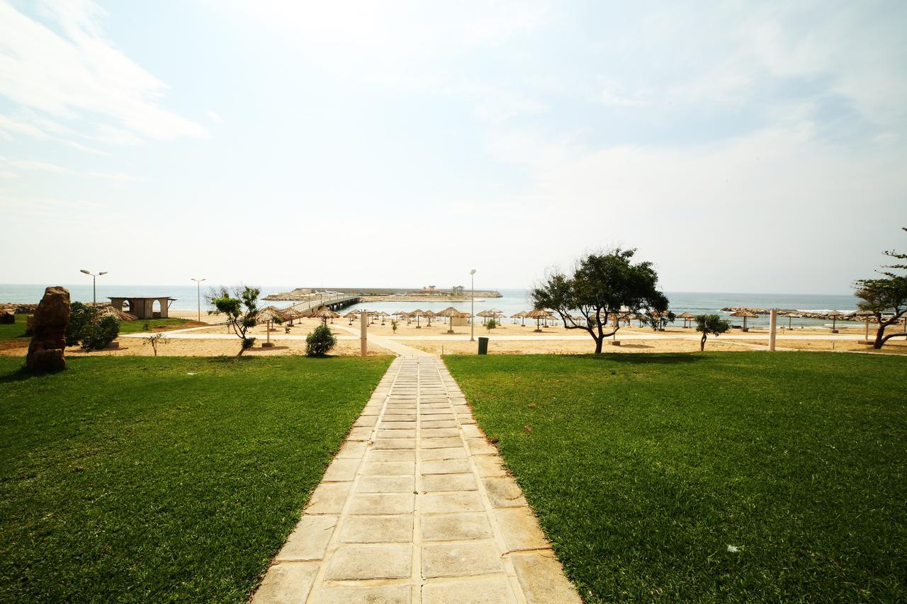 Jiyeh Marina Resort Hotel & Chalets Jieh Exterior foto
